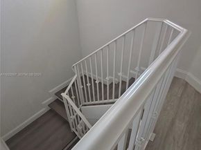 17847 NW 74th Path, Hialeah FL 33015