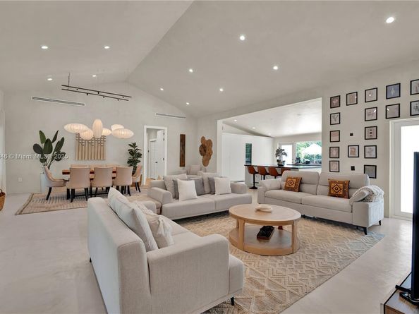 520 Bay Point Rd, Miami FL 33137