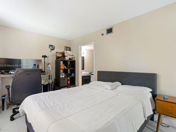 800 N Miami Ave E209, Miami FL 33136