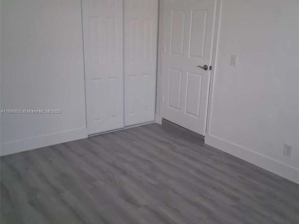 400 NE 161st St, Miami FL 33162