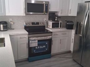 400 NE 161st St, Miami FL 33162