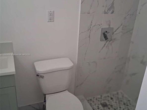 400 NE 161st St, Miami FL 33162