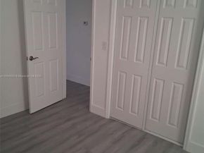 400 NE 161st St, Miami FL 33162