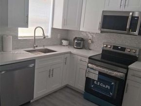 400 NE 161st St, Miami FL 33162