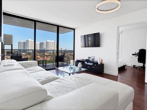 3675 N Country Club Dr 1102, Aventura FL 33180