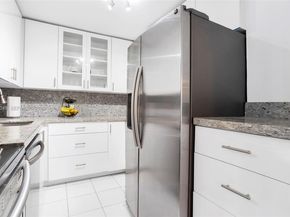 3675 N Country Club Dr 1102, Aventura FL 33180