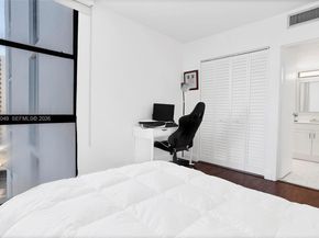 3675 N Country Club Dr 1102, Aventura FL 33180