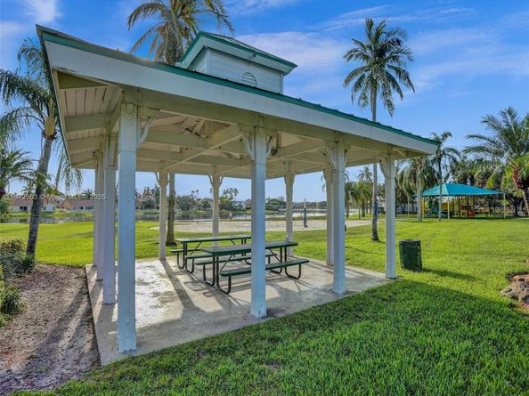17610 SW 4th Ct, Pembroke Pines FL 33029