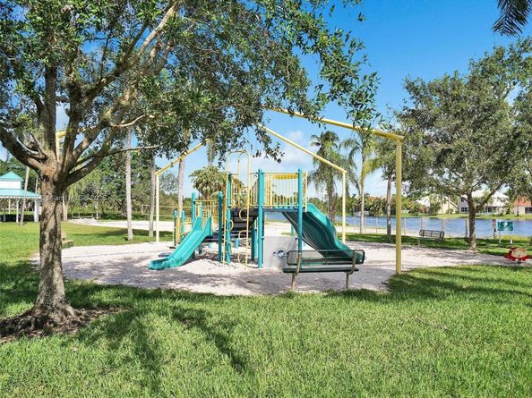 17610 SW 4th Ct, Pembroke Pines FL 33029