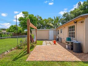 6233 Rodman St, Hollywood FL 33023