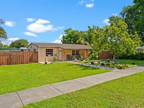 6233 Rodman St, Hollywood FL 33023