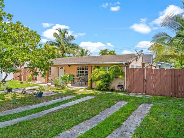 6233 Rodman St, Hollywood FL 33023