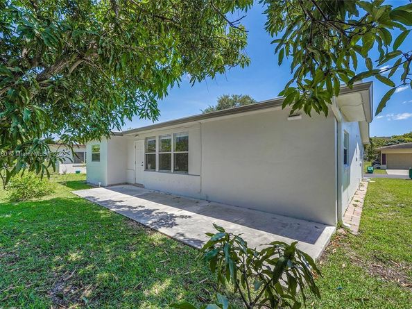 6001 NW 66th Ter, Tamarac FL 33321