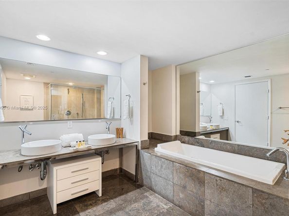 485 Brickell Ave 3308, Miami FL 33131