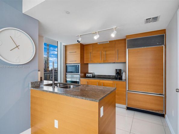 485 Brickell Ave 3308, Miami FL 33131