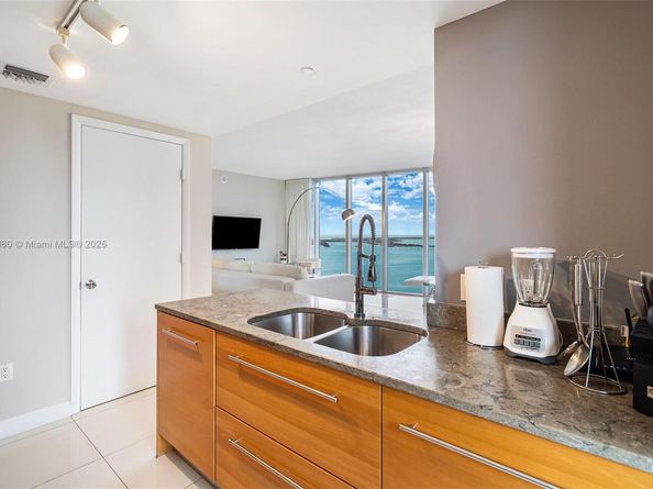 485 Brickell Ave 3308, Miami FL 33131