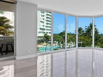 300 S Pointe Dr