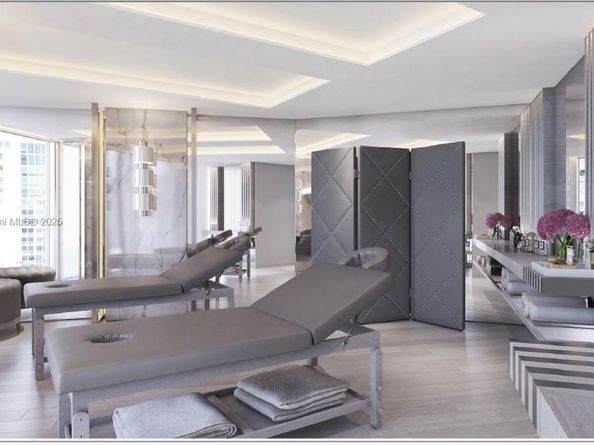 300 S Pointe Dr 501, Miami Beach FL 33139