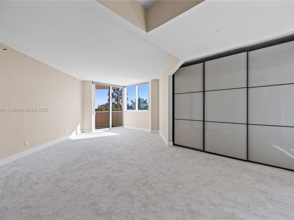 300 S Pointe Dr 501, Miami Beach FL 33139