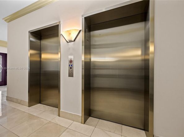 300 S Pointe Dr 501, Miami Beach FL 33139