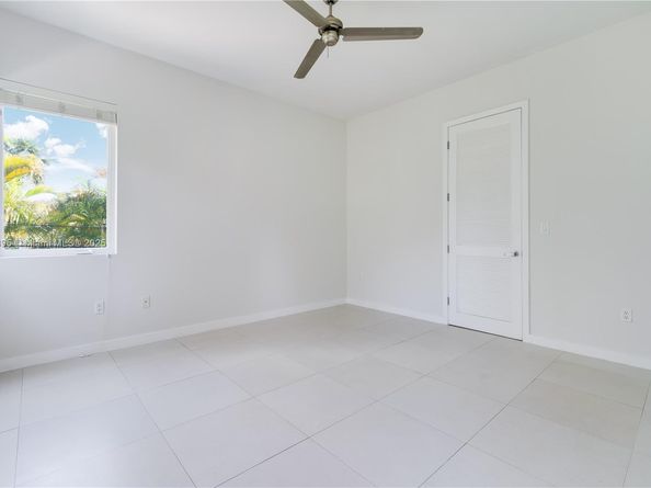4050 Hardie Ave, Miami FL 33133