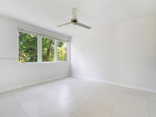 4050 Hardie Ave, Miami FL 33133
