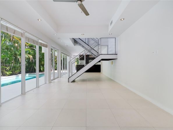 4050 Hardie Ave, Miami FL 33133