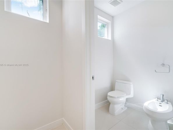 4050 Hardie Ave, Miami FL 33133