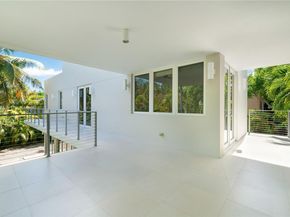 4050 Hardie Ave, Miami FL 33133