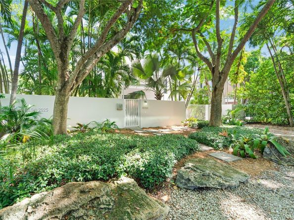 4050 Hardie Ave, Miami FL 33133