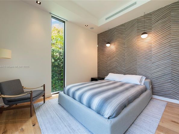 8055 Noremac Ave, Miami Beach FL 33141