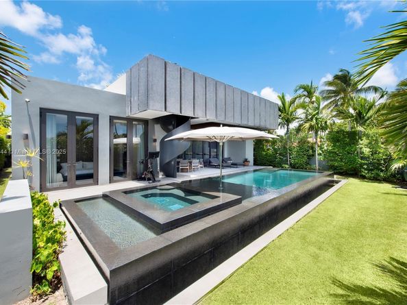 8055 Noremac Ave, Miami Beach FL 33141