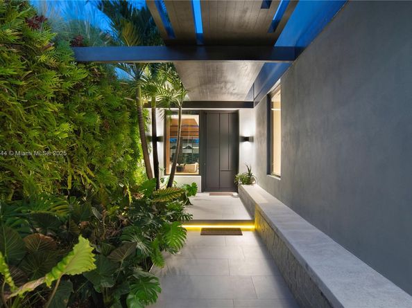 8055 Noremac Ave, Miami Beach FL 33141