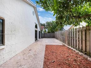 314 Bishop Rd, North Lauderdale FL 33068