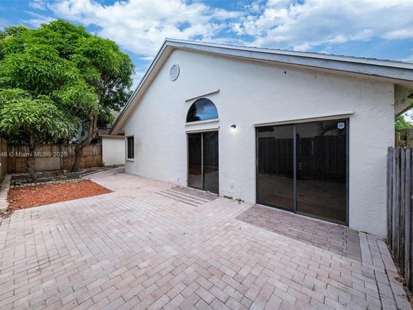 314 Bishop Rd, North Lauderdale FL 33068
