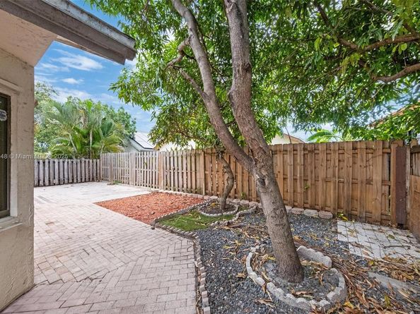 314 Bishop Rd, North Lauderdale FL 33068