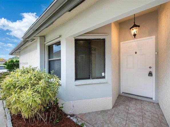 314 Bishop Rd, North Lauderdale FL 33068