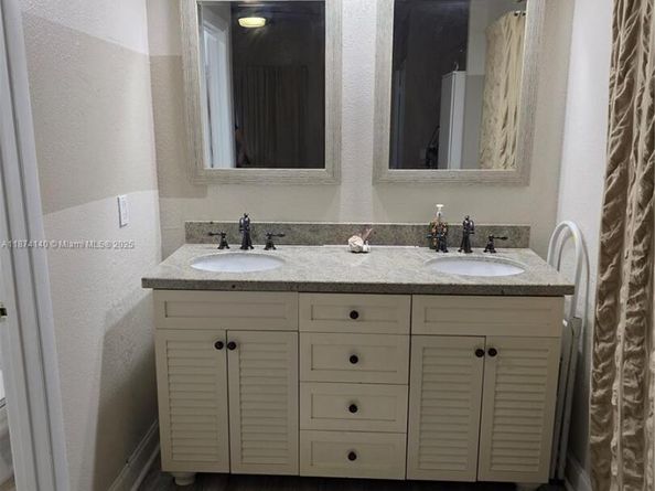 14625 SW 143rd Place Cir, Miami FL 33186