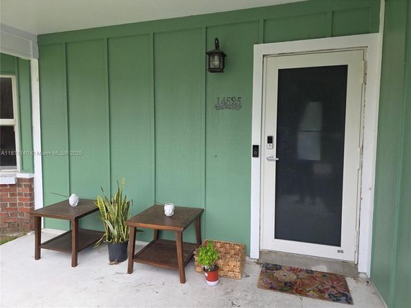14625 SW 143rd Place Cir, Miami FL 33186