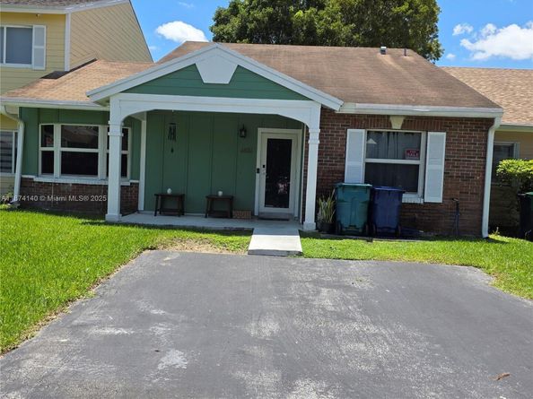 14625 SW 143rd Place Cir, Miami FL 33186