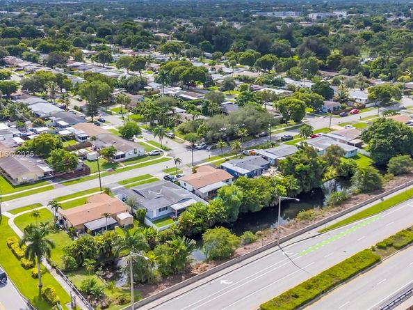 5209 SW 95th Ave, Cooper City FL 33328