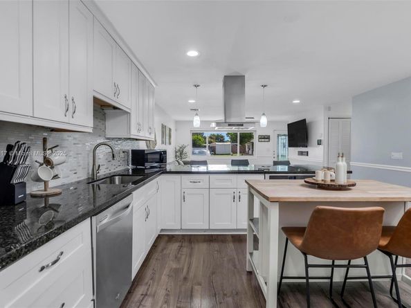 5209 SW 95th Ave, Cooper City FL 33328