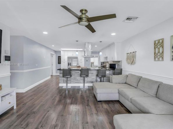 5209 SW 95th Ave, Cooper City FL 33328