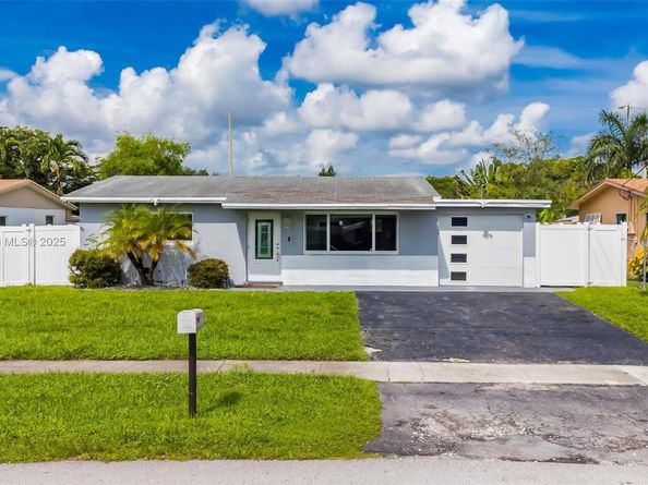5209 SW 95th Ave, Cooper City FL 33328