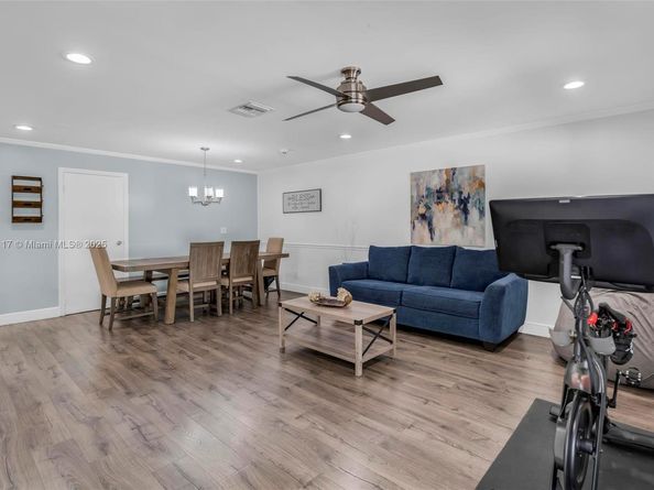 5209 SW 95th Ave, Cooper City FL 33328