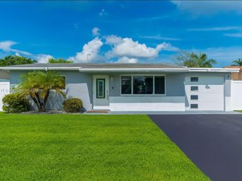 5209 SW 95th Ave