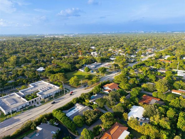 8501 SW 72nd Ter, Miami FL 33143