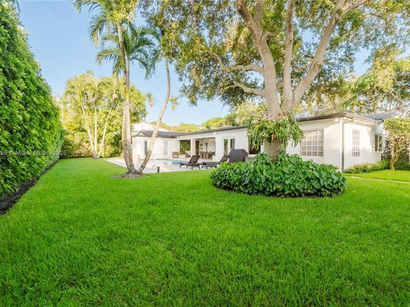 8501 SW 72nd Ter, Miami FL 33143