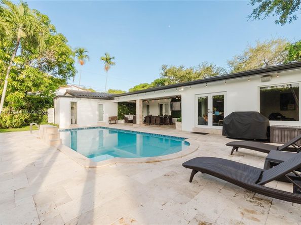 8501 SW 72nd Ter, Miami FL 33143