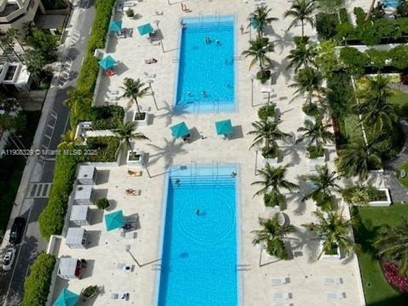 950 Brickell Bay Dr 2707, Miami FL 33131